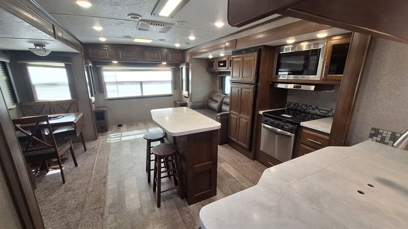 2019 Forest River Rockwood 8329SS - Photo 5 - Oxnard, CA 93030