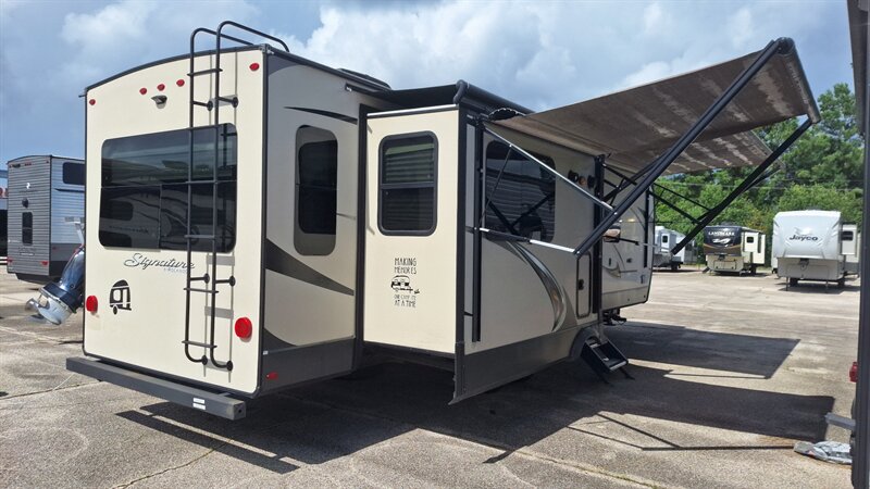 2019 Forest River Rockwood 8329SS - Photo 4 - Oxnard, CA 93030