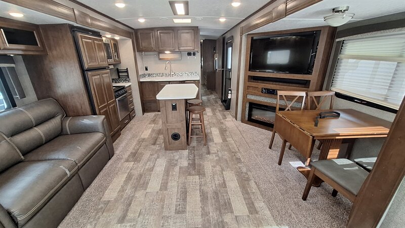 2019 Forest River Rockwood 8329SS - Photo 6 - Oxnard, CA 93030