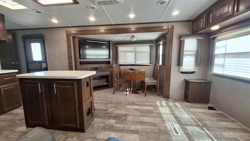 2019 Forest River Rockwood 8329SS - Photo 7 - Oxnard, CA 93030
