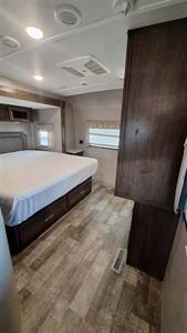 2019 Forest River Rockwood 8329SS - Photo 10 - Oxnard, CA 93030