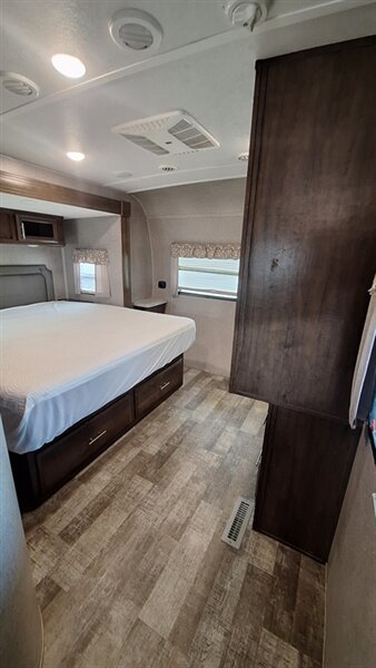 2019 Forest River Rockwood 8329SS - Photo 10 - Oxnard, CA 93030