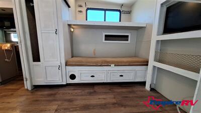 2014 open range Roamer 367BHS   - Photo 11 - Liberty, TX 77575