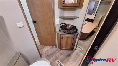 2014 open range Roamer 367BHS   - Photo 19 - Liberty, TX 77575