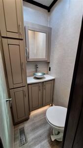 2021 Keystone Redwood 4001LK   - Photo 15 - Oxnard, CA 93030