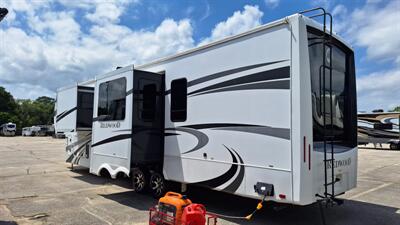 2021 Keystone Redwood 4001LK   - Photo 4 - Oxnard, CA 93030
