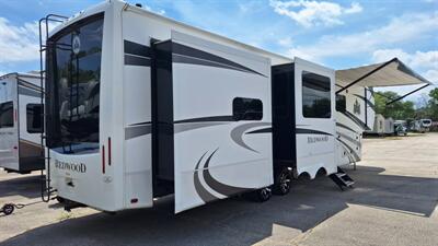2021 Keystone Redwood 4001LK   - Photo 5 - Oxnard, CA 93030