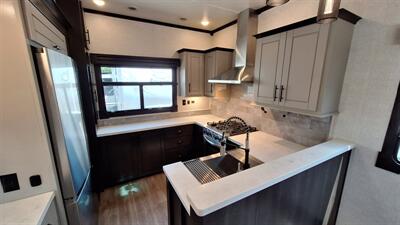 2021 Keystone Redwood 4001LK   - Photo 8 - Oxnard, CA 93030