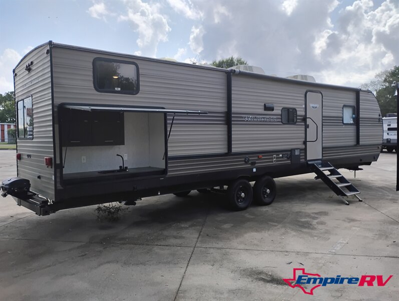 2019 Forest River WILDWOOD 33TS - Photo 4 - Liberty, TX 77575