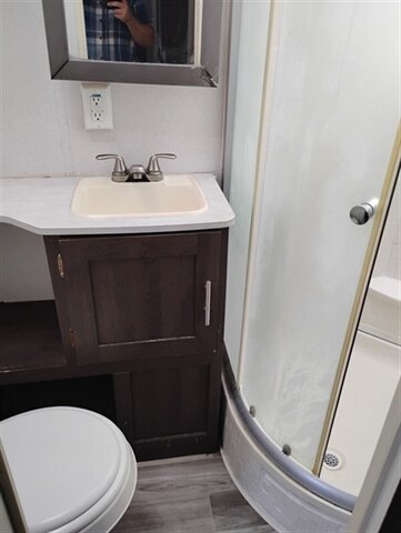 2019 Forest River WILDWOOD 33TS - Photo 11 - Liberty, TX 77575