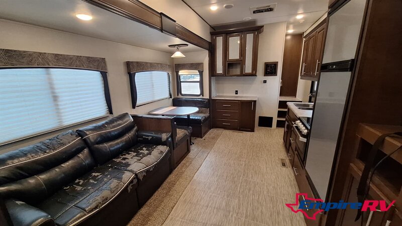 2019 Forest River wildcat 31bh - Photo 10 - Liberty, TX 77575