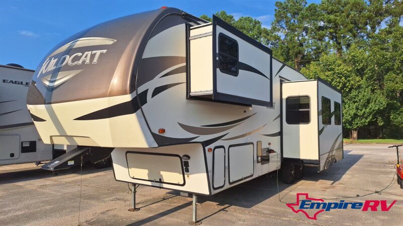 2019 Forest River wildcat 31bh - Photo 1 - Liberty, TX 77575