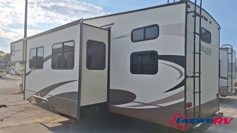 2019 Forest River wildcat 31bh - Photo 3 - Liberty, TX 77575