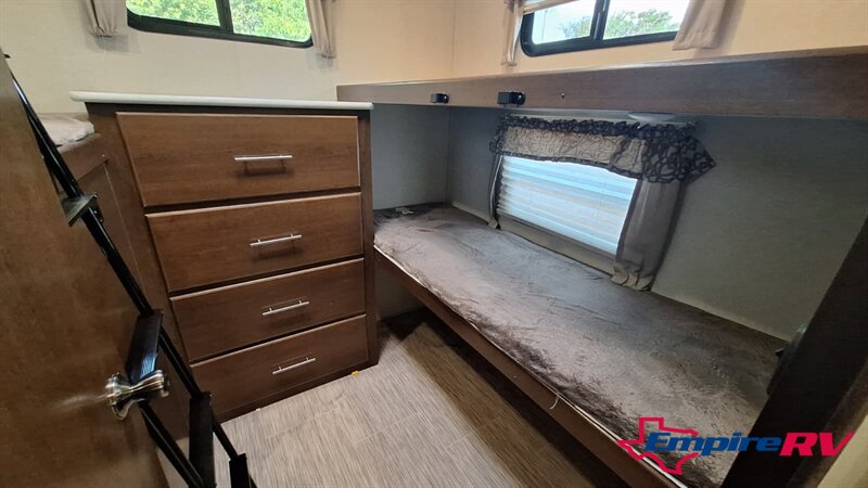 2019 Forest River wildcat 31bh - Photo 11 - Liberty, TX 77575