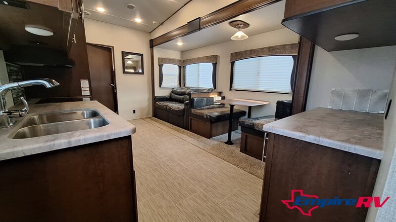 2019 Forest River wildcat 31bh - Photo 7 - Liberty, TX 77575