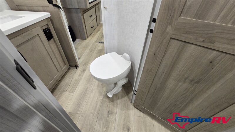 2025 Flagstaff 26FKBS - Photo 13 - Liberty, TX 77575