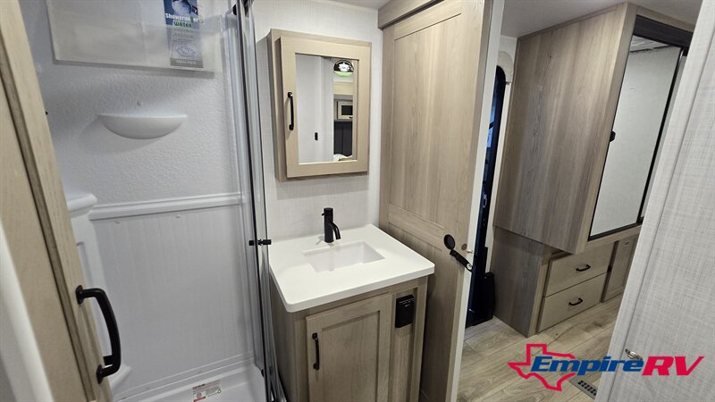 2025 Flagstaff 26FKBS - Photo 11 - Liberty, TX 77575