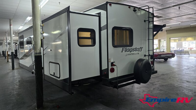 2025 Flagstaff 26FKBS - Photo 4 - Liberty, TX 77575
