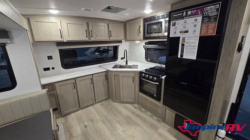 2025 Flagstaff 26FKBS - Photo 19 - Liberty, TX 77575