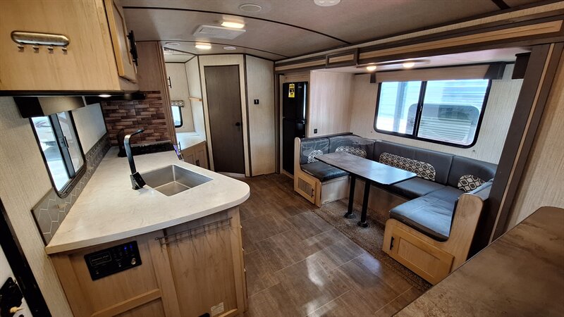 2021 Cruiser RV Radiance 25bh - Photo 8 - Liberty, TX 77575