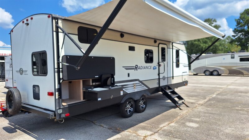 2021 Cruiser RV Radiance 25bh - Photo 6 - Liberty, TX 77575