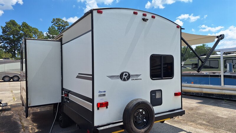 2021 Cruiser RV Radiance 25bh - Photo 5 - Liberty, TX 77575