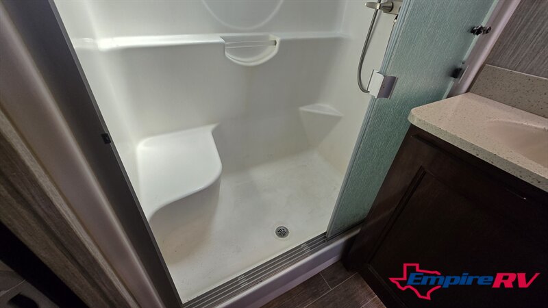 2019 Keystone 3951MB - Photo 26 - Liberty, TX 77575