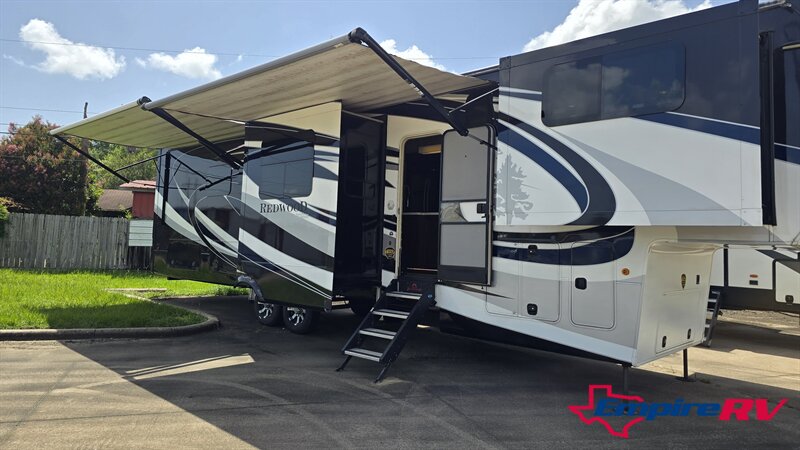 2019 Keystone 3951MB - Photo 6 - Liberty, TX 77575
