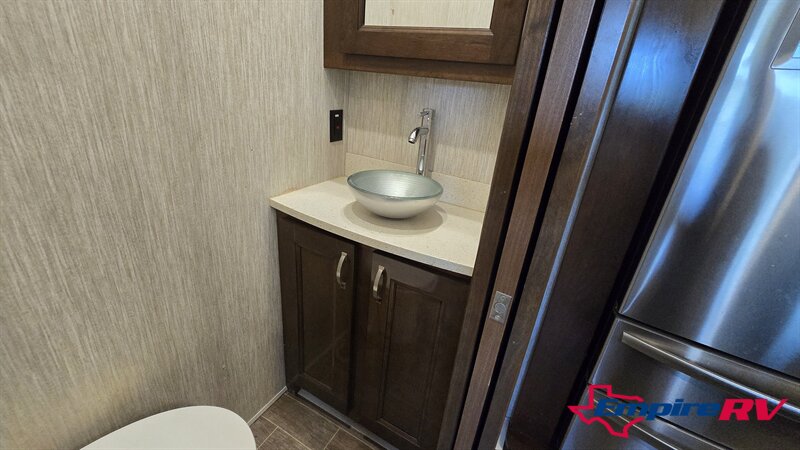 2019 Keystone 3951MB - Photo 19 - Liberty, TX 77575