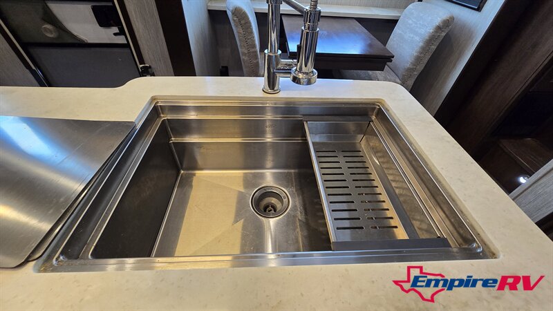 2019 Keystone 3951MB - Photo 15 - Liberty, TX 77575