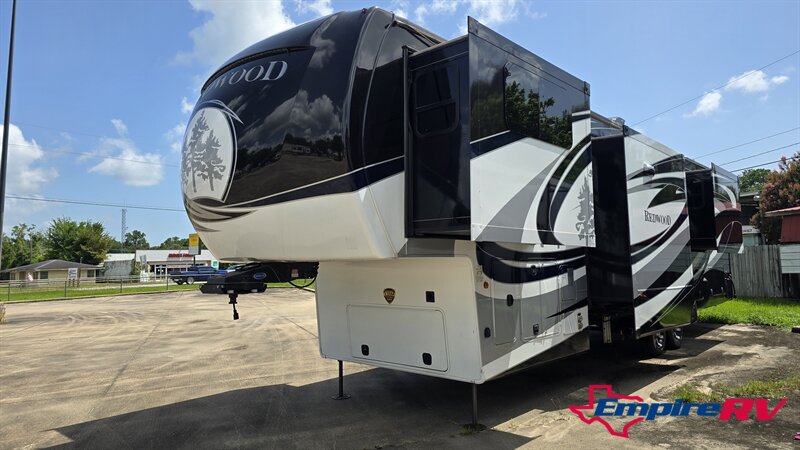 2019 Keystone 3951MB - Photo 1 - Liberty, TX 77575