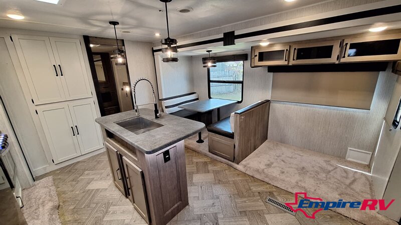 2022 Forest River palomino - Photo 5 - Liberty, TX 77575