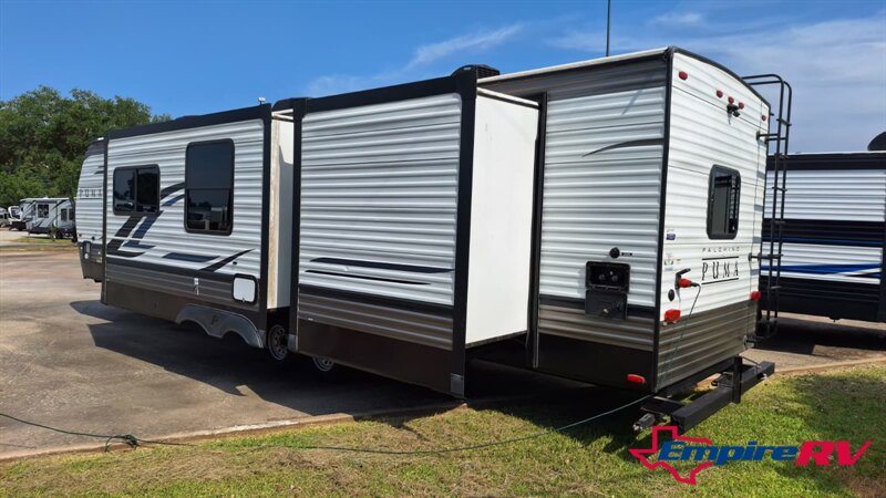 2022 Forest River palomino - Photo 3 - Liberty, TX 77575