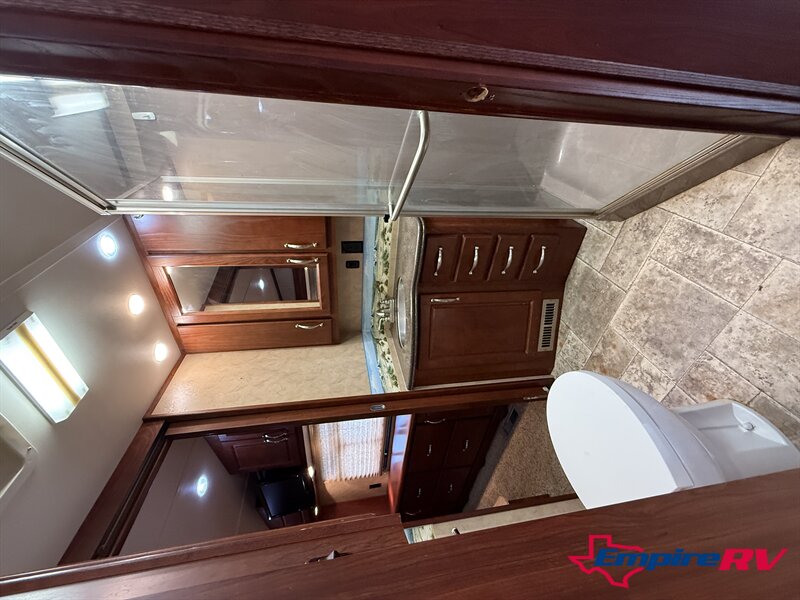 2011 Carriage Cameo 37RESLS - Photo 7 - Liberty, TX 77575