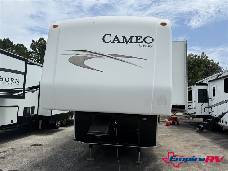 2011 Carriage Cameo 37RESLS - Photo 2 - Liberty, TX 77575