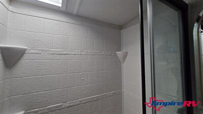 2025 SALEM 356QB   - Photo 30 - Liberty, TX 77575