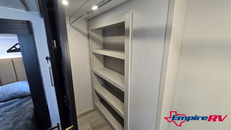 2025 SALEM 356QB - Photo 36 - Liberty, TX 77575