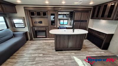 2021 Grand Design RV Reflection 315RLTS   - Photo 7 - Liberty, TX 77575