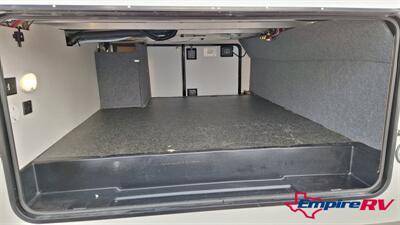 2022 Forest River Crusader 382MBH   - Photo 6 - Liberty, TX 77575