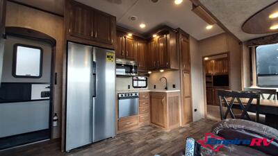 2016 Keystone MONTANA High Country 351BH   - Photo 8 - Liberty, TX 77575