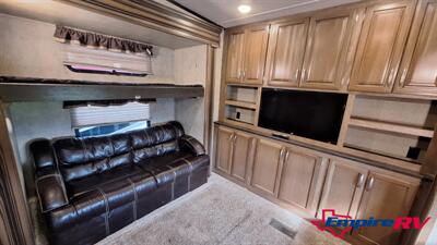 2016 Keystone MONTANA High Country 351BH   - Photo 16 - Liberty, TX 77575