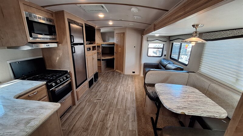 2019 Winnebago Minnie 27BHS - Photo 8 - Liberty, TX 77575