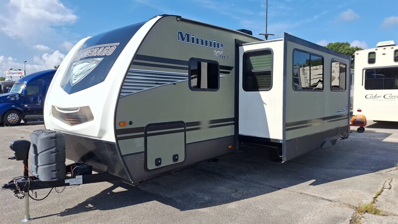 2019 Winnebago Minnie 27BHS - Photo 3 - Liberty, TX 77575