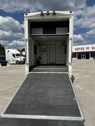 2008 Gulf Stream BOUNTY HUNTER 381 - Photo 8 - Liberty, TX 77575