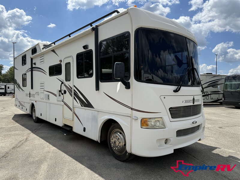 2008 Gulf Stream BOUNTY HUNTER 381 - Photo 3 - Liberty, TX 77575
