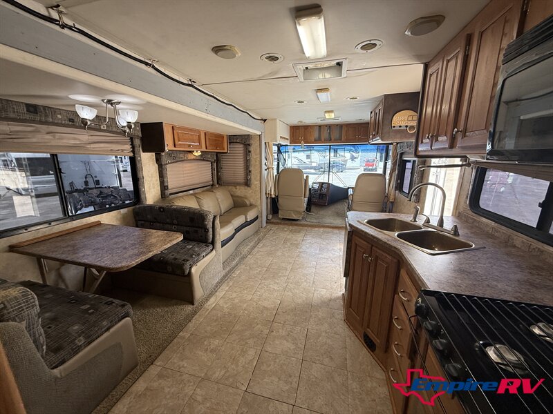 2008 Gulf Stream BOUNTY HUNTER 381 - Photo 27 - Liberty, TX 77575