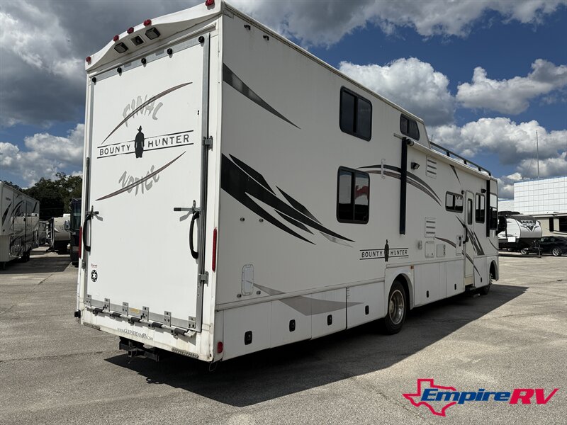 2008 Gulf Stream BOUNTY HUNTER 381 - Photo 5 - Liberty, TX 77575