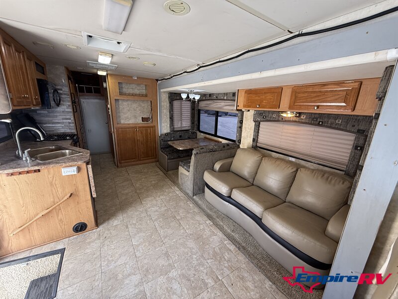 2008 Gulf Stream BOUNTY HUNTER 381 - Photo 19 - Liberty, TX 77575