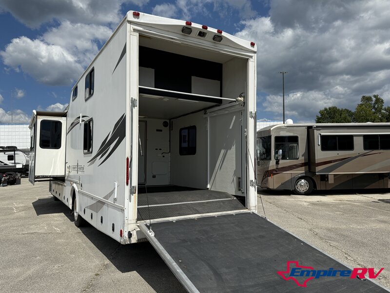 2008 Gulf Stream BOUNTY HUNTER 381 - Photo 1 - Liberty, TX 77575