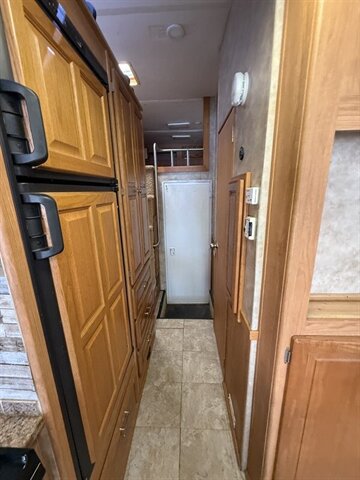2008 Gulf Stream BOUNTY HUNTER 381 - Photo 22 - Liberty, TX 77575